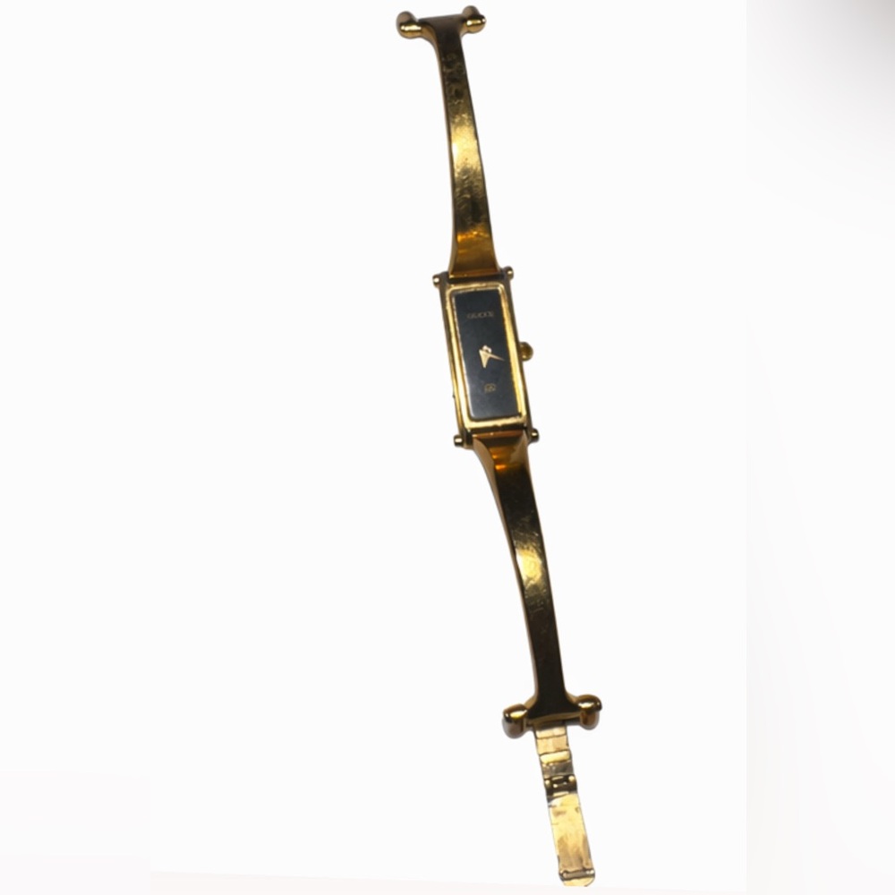 Vintage Gucci 1500L gold-plated ladies bangle watch.